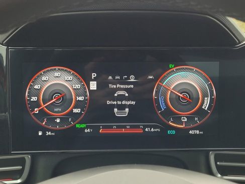 Used 2025 Hyundai Elantra Limited FWD image 19
