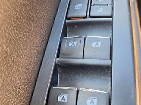 Used 2019 Toyota Highlander Limited AWD/4WD image 18