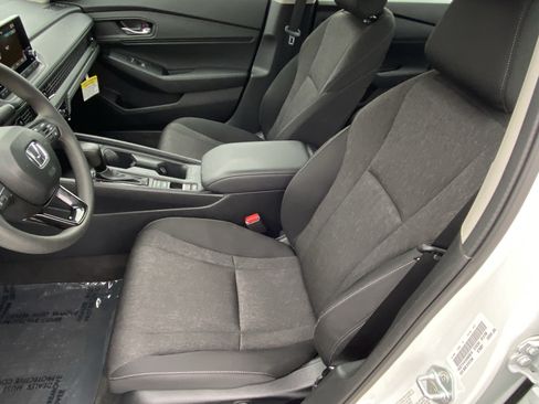 Certified 2025 Honda Accord SE image 14