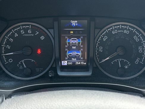 Used 2022 Toyota Tacoma TRD Off-Road image 26