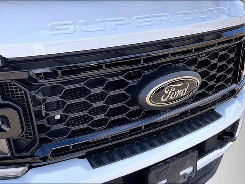 Used 2026 Ford F250 XLT w/ XLT Premium Package AWD/4WD image 32