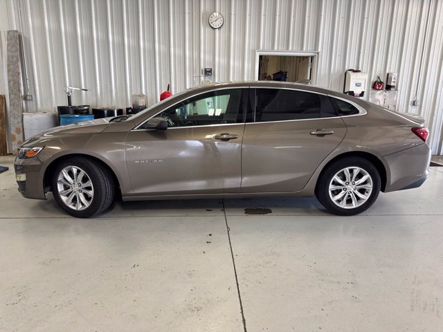 Used 2020 Chevrolet Malibu LT FWD image 2