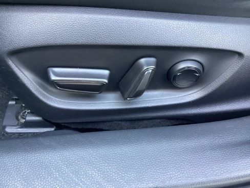 Used 2024 Toyota Prius XLE AWD/4WD image 13