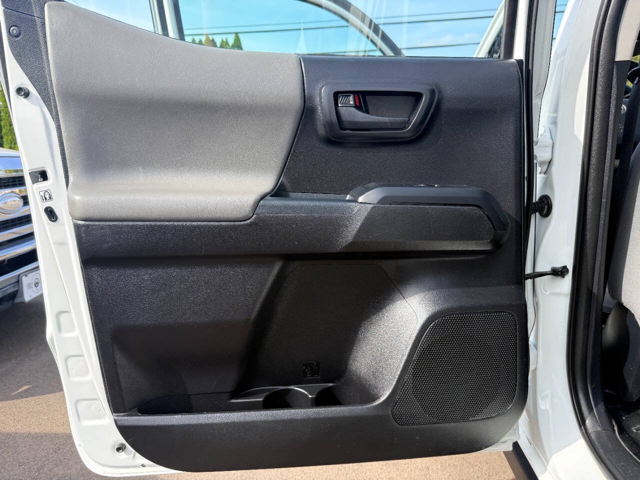 Used 2018 Toyota Tacoma SR w/ SR Convenience Package RWD image 28