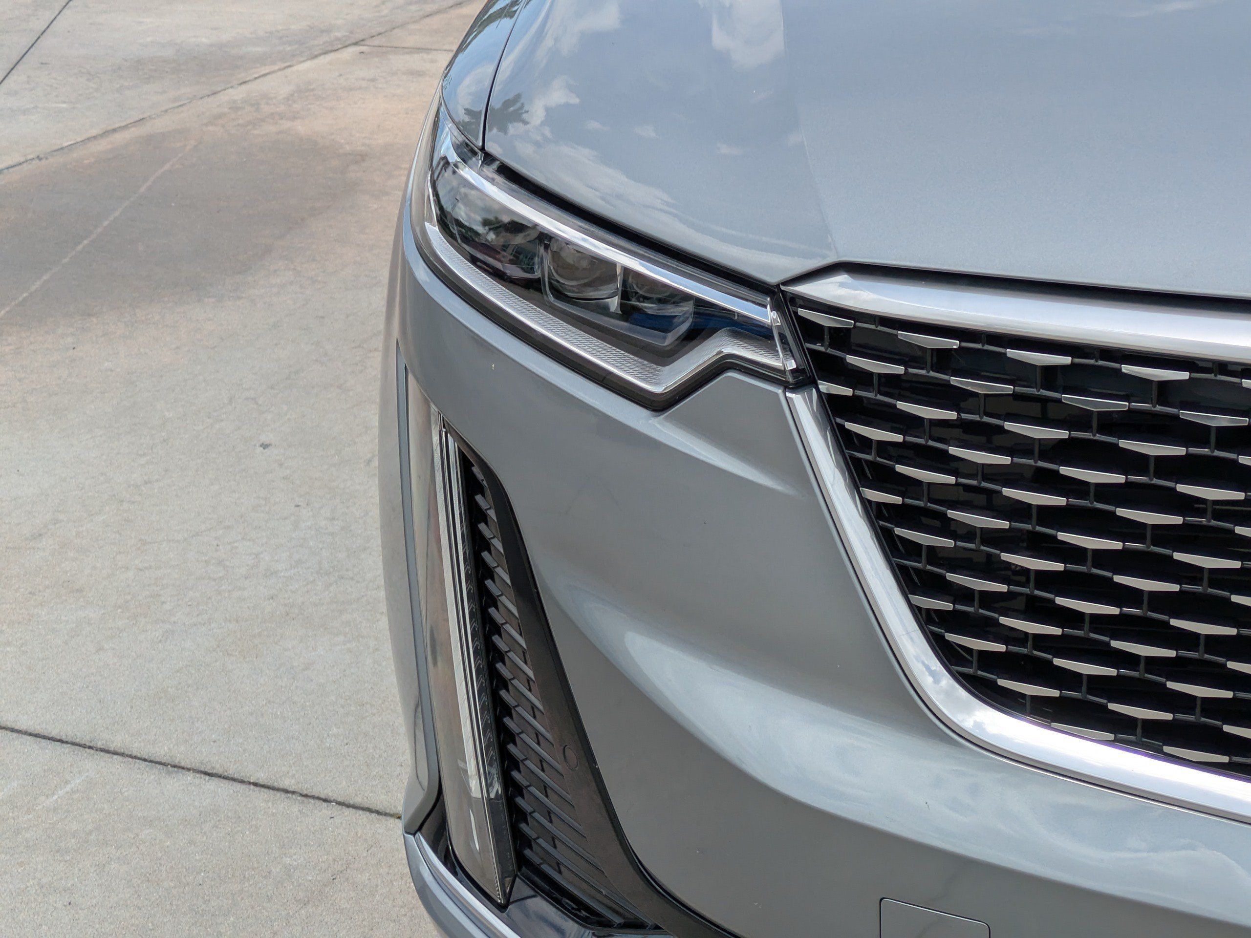 Used 2023 Cadillac XT6 Premium Luxury w/ Technology Package FWD image 7