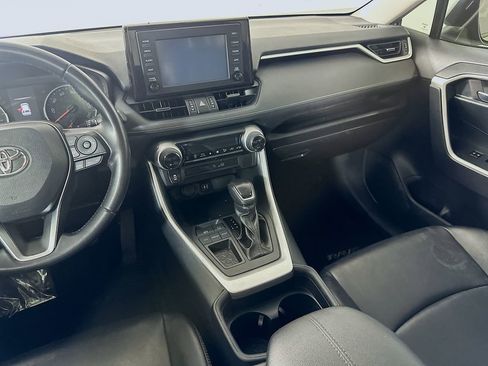 Used 2019 Toyota RAV4 XLE Premium image 18