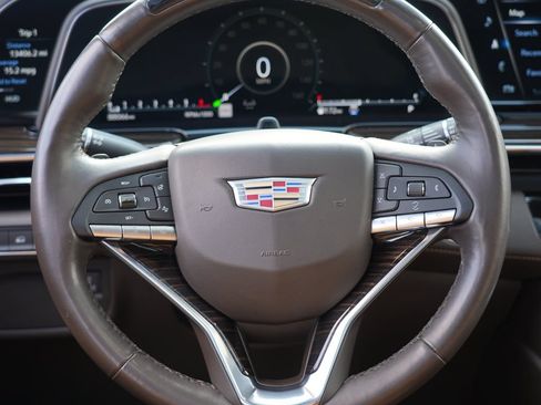 Used 2022 Cadillac Escalade ESV Premium Luxury AWD/4WD image 23