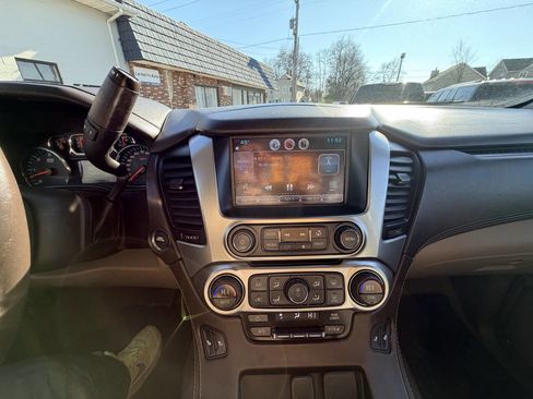 Used 2015 Chevrolet Suburban LT image 42