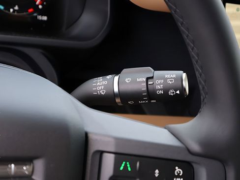 New 2026 Land Rover Defender 110 X-Dynamic SE AWD/4WD image 32