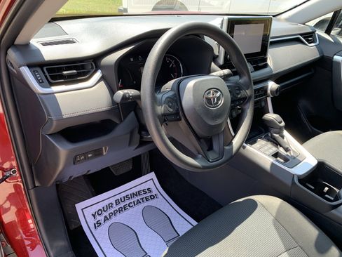 Used 2024 Toyota RAV4 LE AWD/4WD image 14