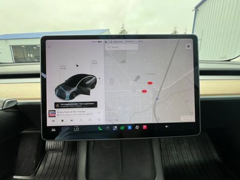 Used 2021 Tesla Model 3 Standard Range Plus RWD image 32