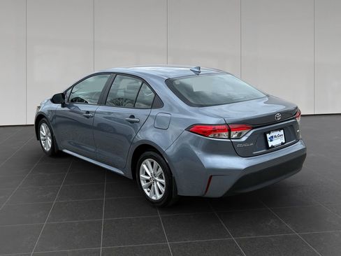 Used 2025 Toyota Corolla LE w/ LE Premium Package image 3