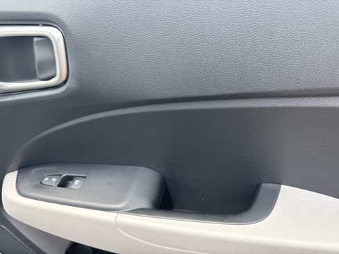 New 2026 Hyundai Venue SEL FWD image 18