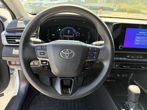 Used 2025 Toyota Camry LE FWD image 23