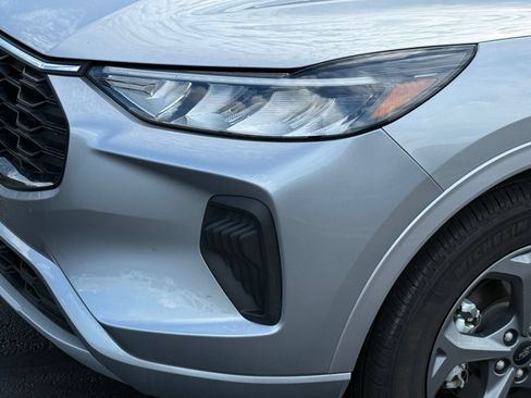 Used 2024 Ford Escape ST-Line w/ Tech Pack #1 AWD/4WD image 9
