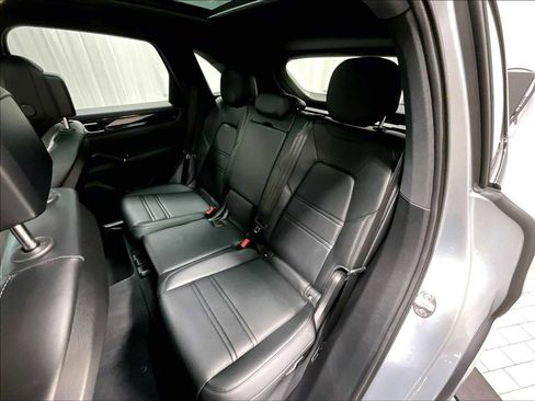 Used 2023 Porsche Cayenne image 30