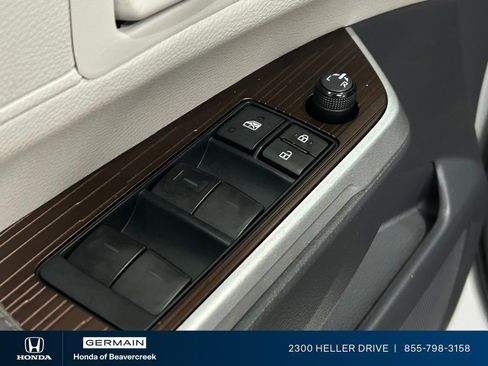 Used 2022 Toyota Sienna LE FWD image 18