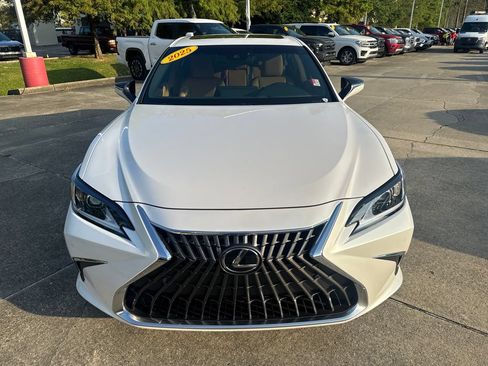 Used 2025 Lexus ES 350 w/ Premium Package FWD image 4