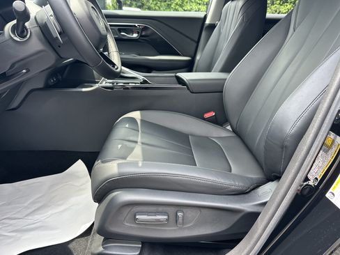 Certified 2025 Acura ADX FWD image 9