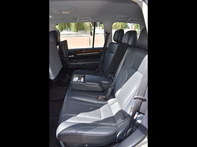 Used 2018 Lexus LX 570 4WD w/ Luxury Package image 21