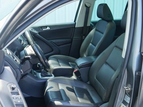Used 2017 Volkswagen Tiguan Wolfsburg Edition FWD image 12