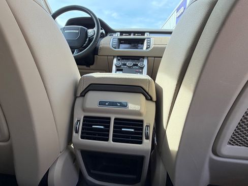 Used 2016 Land Rover Range Rover Evoque SE image 14