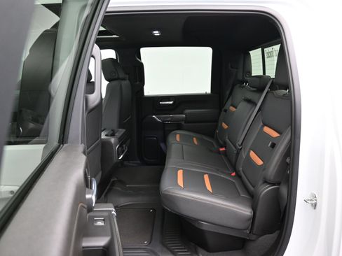 Used 2022 GMC Sierra 2500 AT4 w/ AT4 Preferred Package AWD/4WD image 11