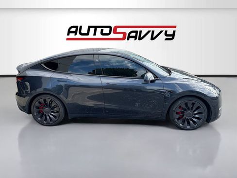 Used 2024 Tesla Model Y Performance AWD/4WD image 8