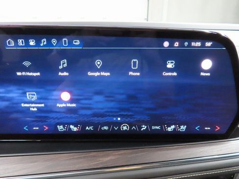 Used 2025 Chevrolet Suburban Premier image 25