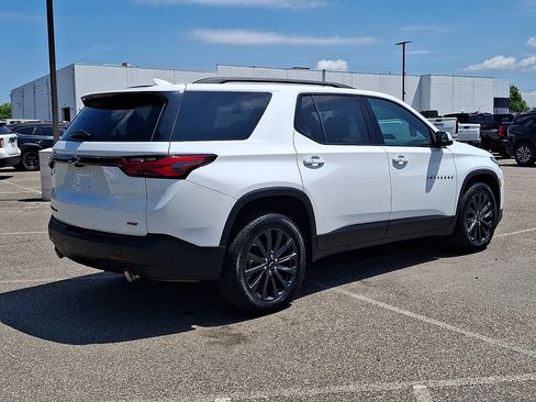 Used 2023 Chevrolet Traverse RS AWD/4WD image 9