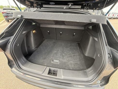 Used 2025 Chevrolet Trax RS FWD image 32