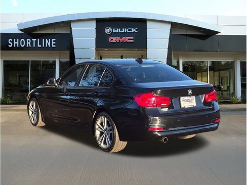 Used 2017 BMW 320i Sedan RWD image 5