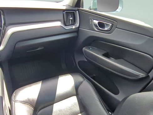 Used 2023 Volvo XC60 B5 Core w/ Climate Package AWD/4WD image 13