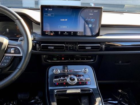 Used 2022 Lincoln Nautilus AWD w/ Premium Package image 5