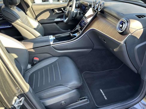 Certified 2025 Mercedes-Benz GLC 300 4MATIC image 50
