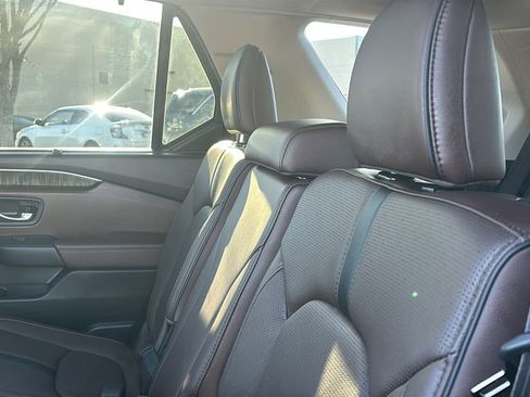 Used 2024 Honda Pilot Elite image 30