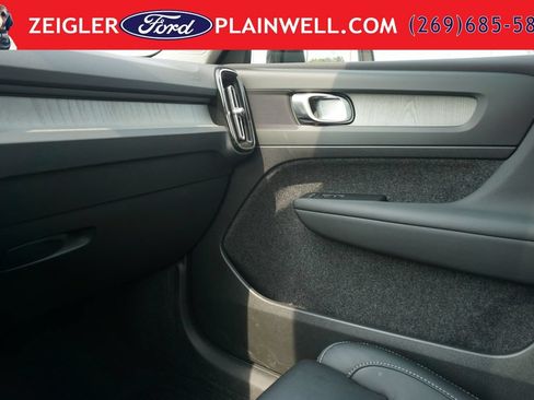Used 2023 Volvo XC40 B5 Plus w/ Driver Assist Package AWD/4WD image 29