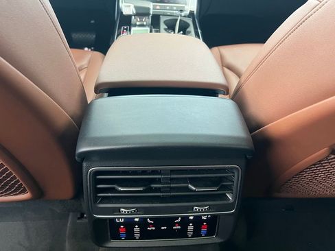Used 2022 Audi Q8 Premium Plus w/ Premium Plus Package image 23