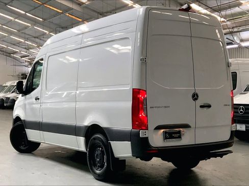 Used 2025 Mercedes-Benz Sprinter 2500 image 2