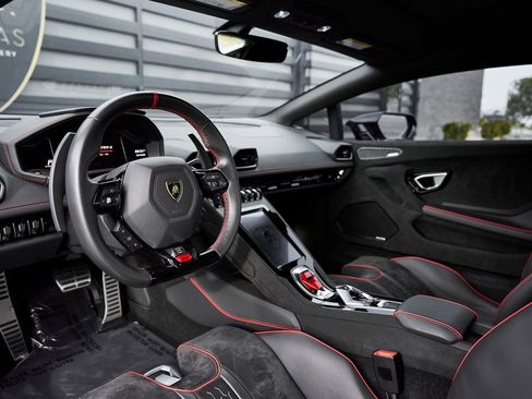 Used 2023 Lamborghini Huracan Tecnica image 2