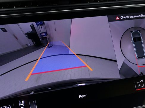 Used 2025 Audi Q7 3.0T Premium Plus w/ Premium Plus Package image 65