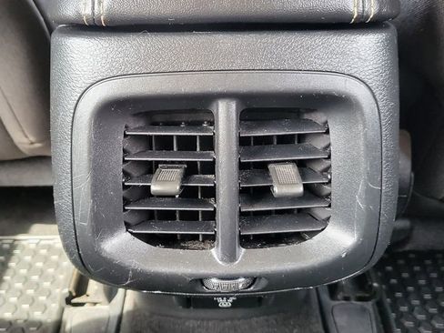 Used 2015 Jeep Cherokee Latitude w/ Cold Weather Group image 27