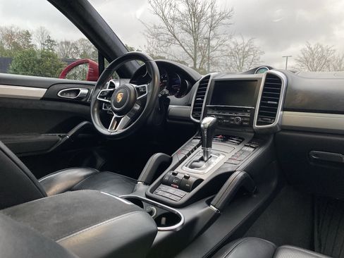 Used 2016 Porsche Cayenne GTS image 14