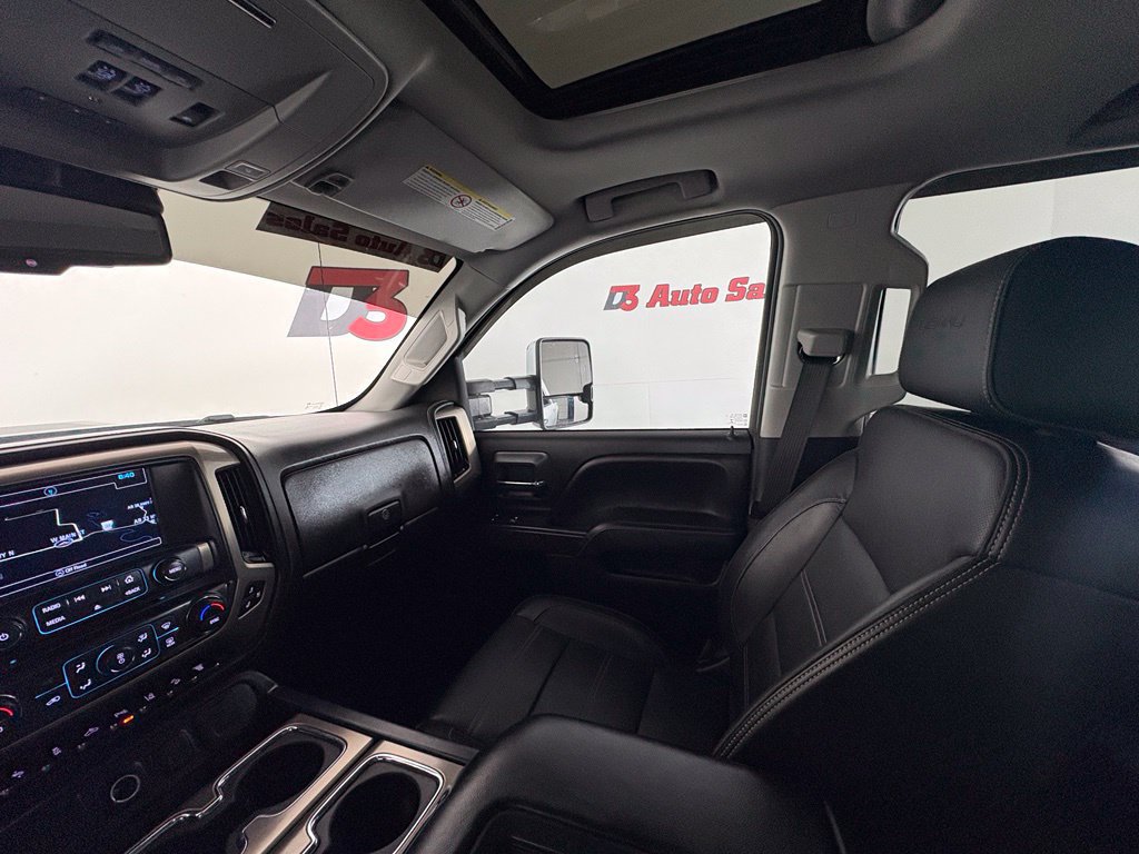 Used 2019 GMC Sierra 2500 Denali w/ Duramax Plus Package AWD/4WD image 34