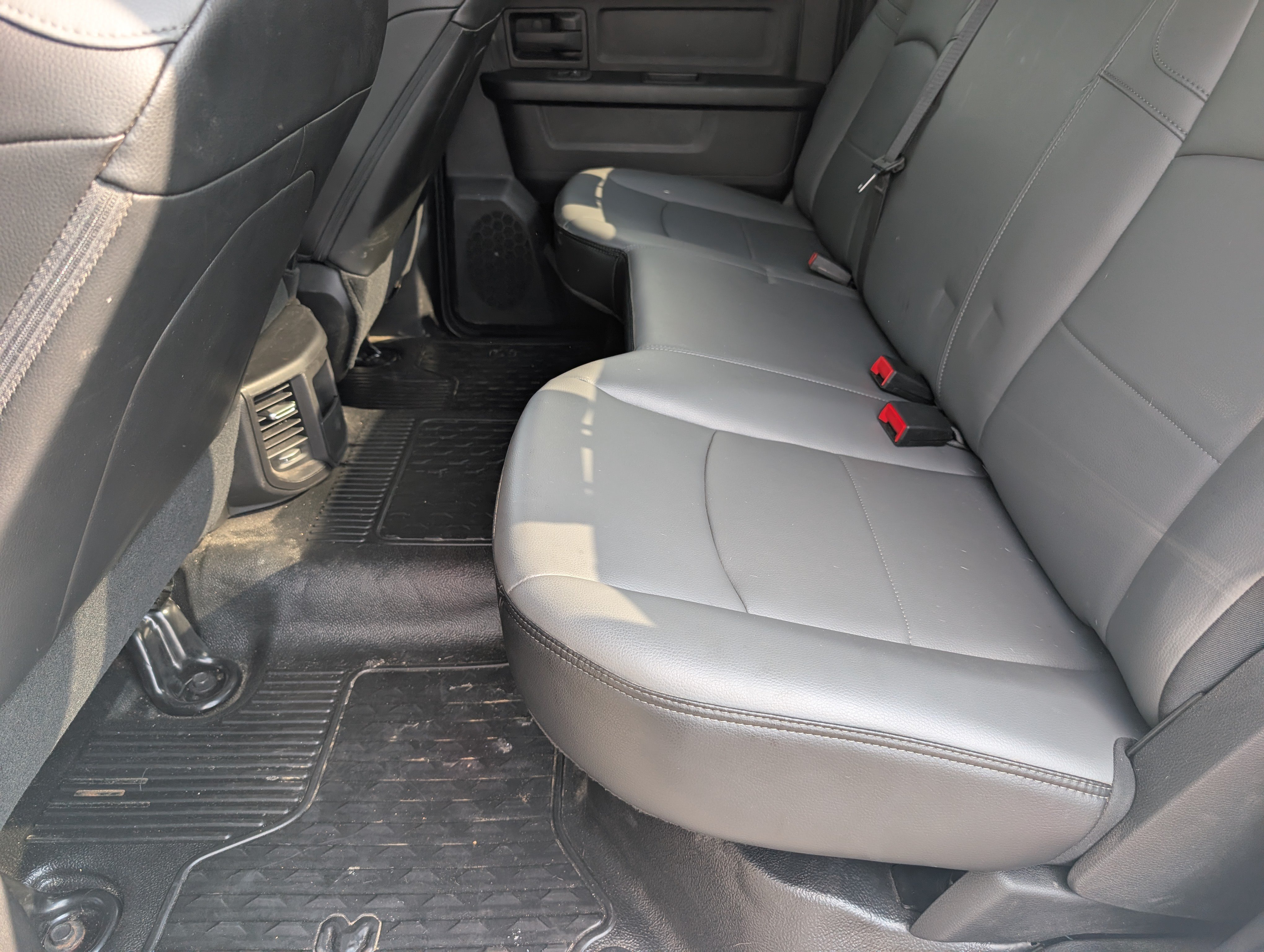 Used 2025 RAM 3500 Tradesman w/ Chrome Appearance Group AWD/4WD image 7