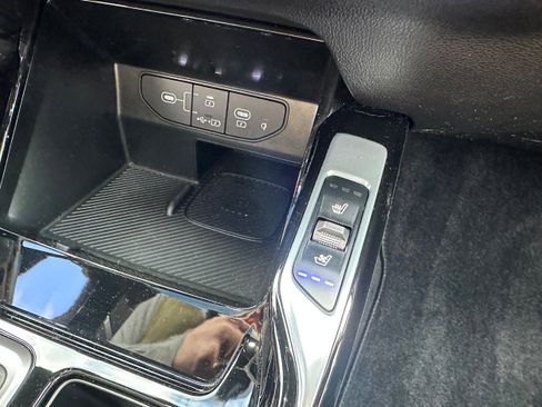 Used 2025 Kia Sorento SX Prestige w/ Olive Brown Leather Package image 54