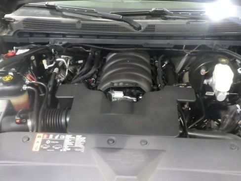Used 2018 Chevrolet Silverado 1500 LTZ w/ Sport Package AWD/4WD image 10