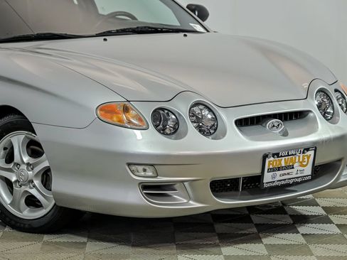 Used 2001 Hyundai Tiburon FWD image 2