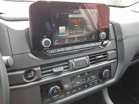 New 2025 Nissan Pathfinder S image 10