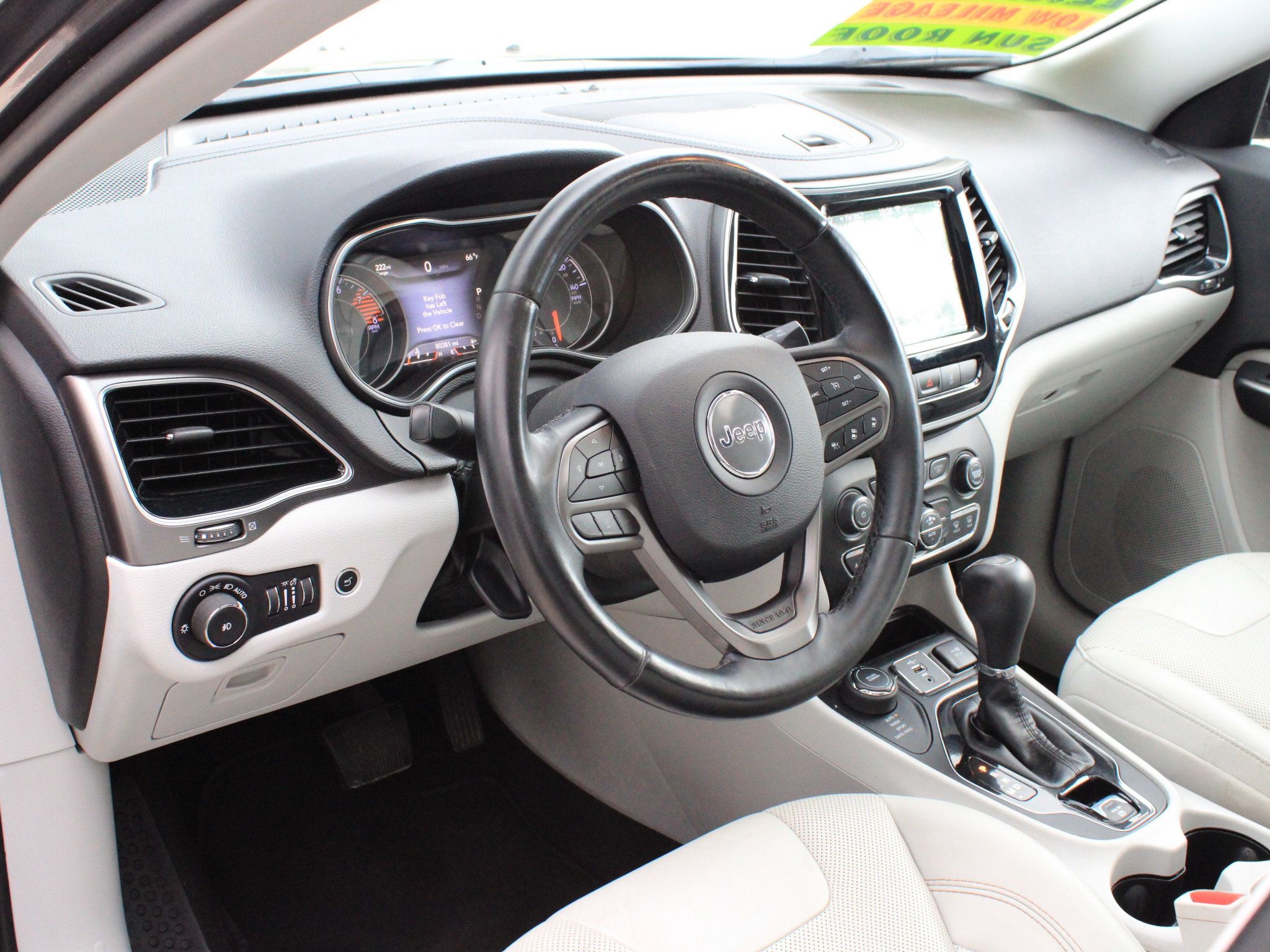 Used 2019 Jeep Cherokee Limited w/ Technology Group AWD/4WD image 12